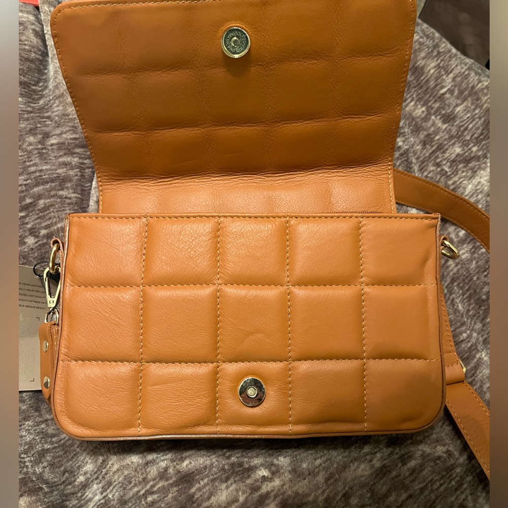 Unica purse made in Italy. NWT. Perfect condition. Genuine leather. Gorgeous. - Picture 10 of 10